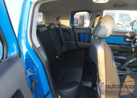 2007 Toyota Fj Cruiser z USA, uszkodzony, nr VIN JTEBU11F370026734